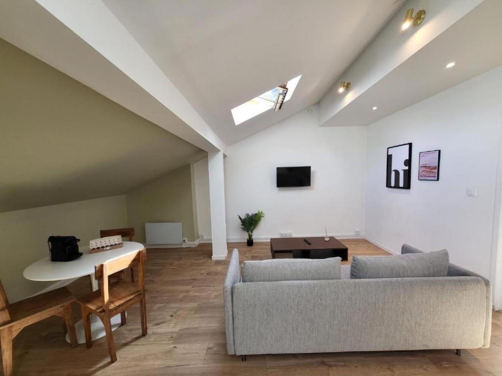 Le Nerolii Apartment Lyon Bagian luar foto