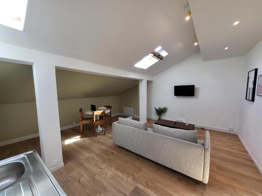 Le Nerolii Apartment Lyon Bagian luar foto